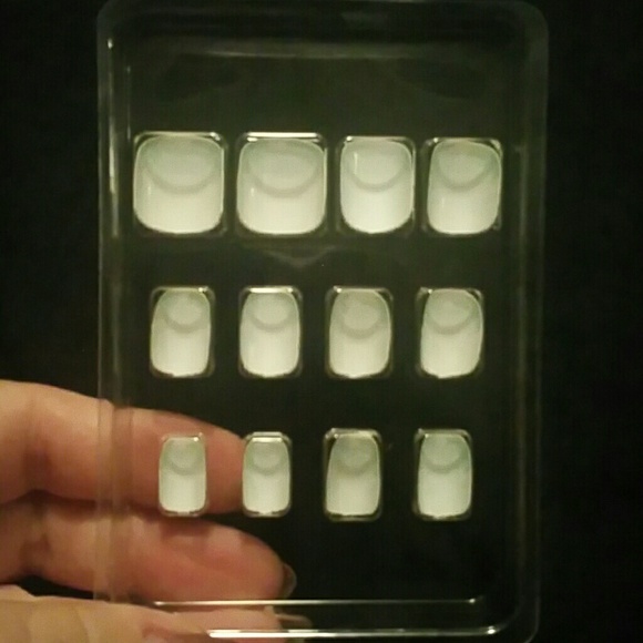 SOLD Reusable Fake Nails Palm Tree Leaf FL Glue On - Picture 2 of 3